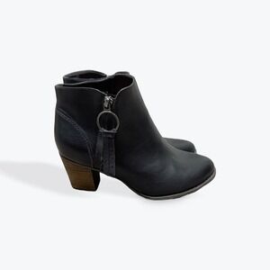 Black‎ Faux Leather Heeled Ankle Boots Women's Size 7.5 Side Zip Chunky Heel